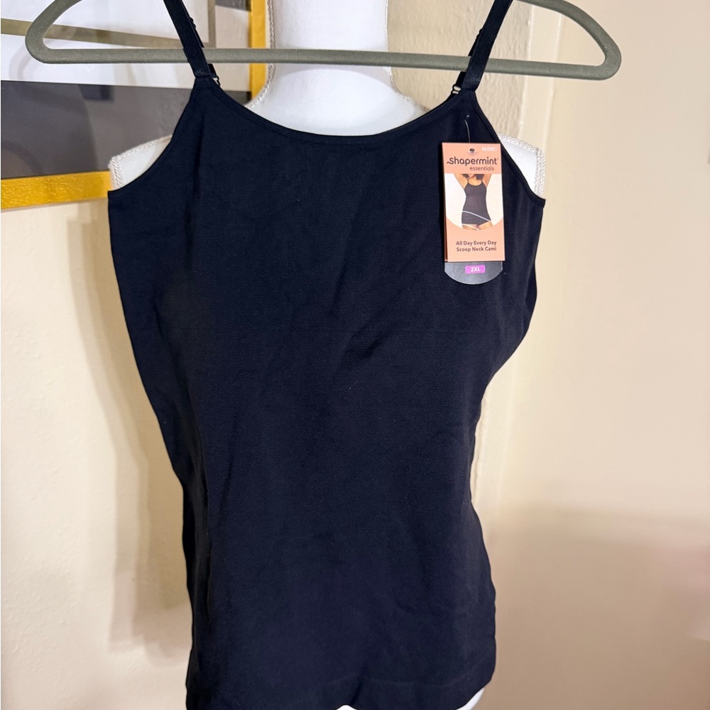 Shapermint‎ Black Slim-Fit Camisole with Adjustable Straps